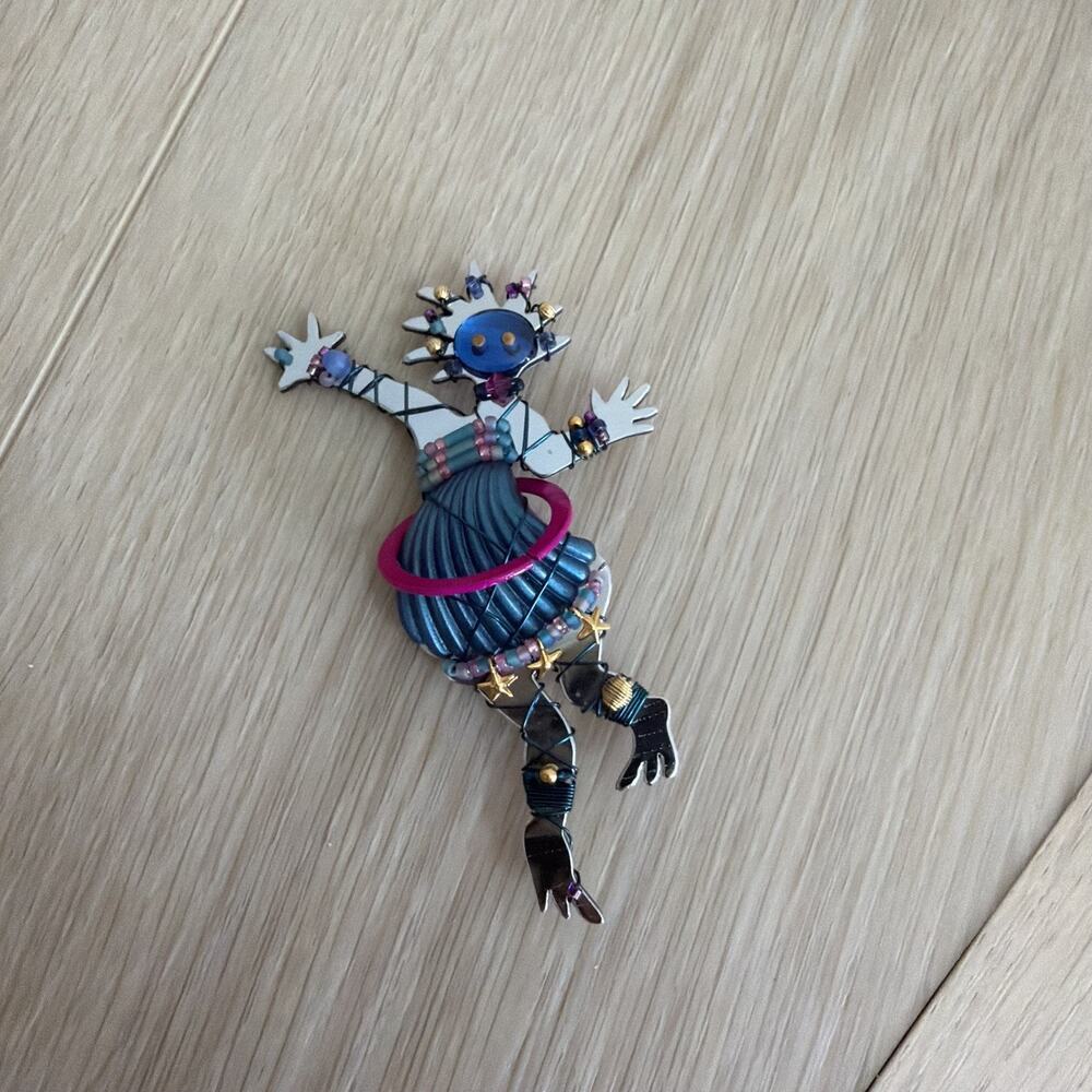 Liztech Tribal Hula Hoop Dancer Brooch ‘98 Multicolor Beads - Picture 2 of 12
